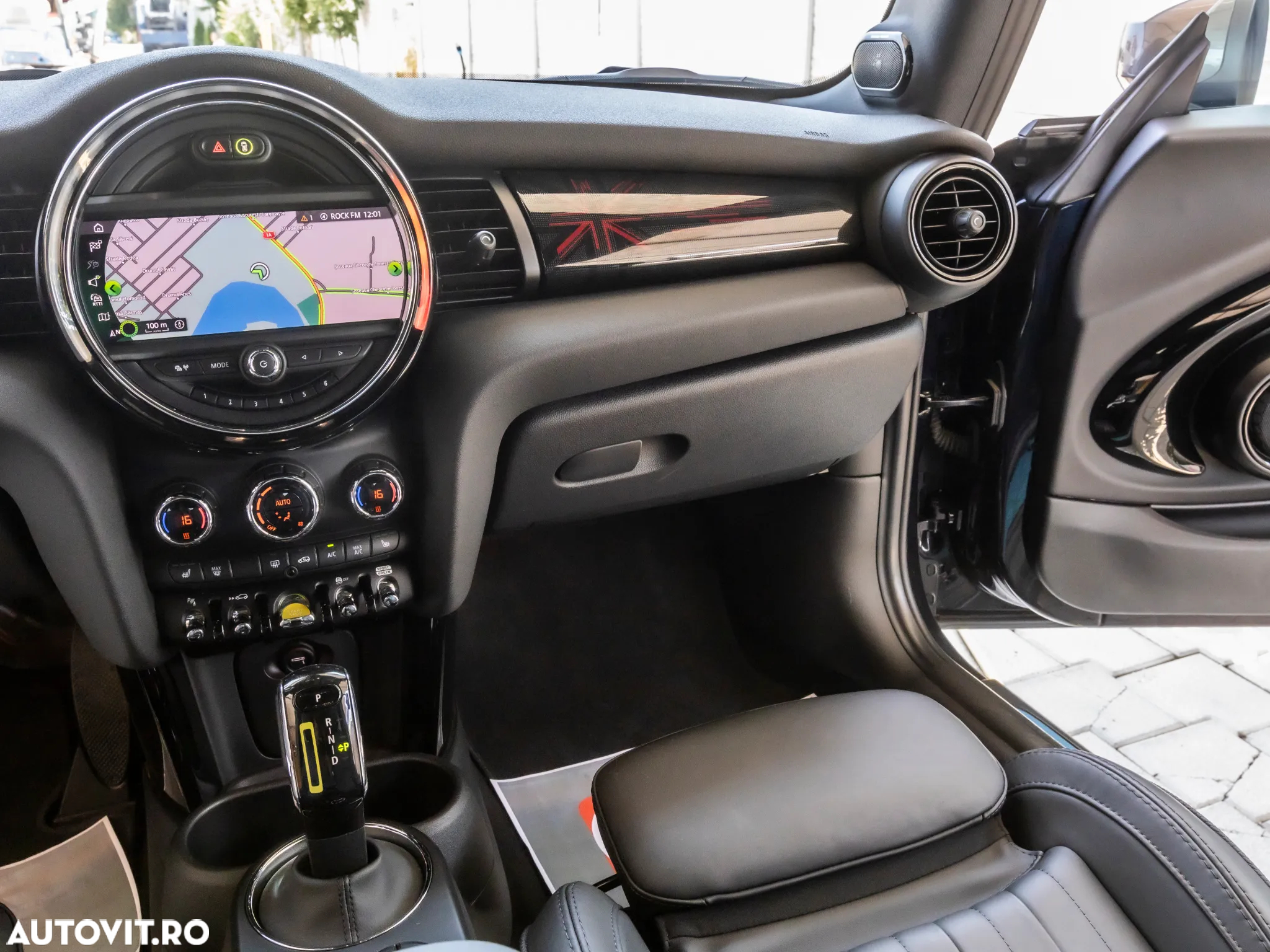Mini Cooper SE Standard - 16