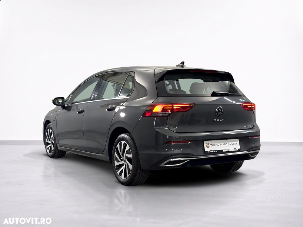 Volkswagen Golf - 4