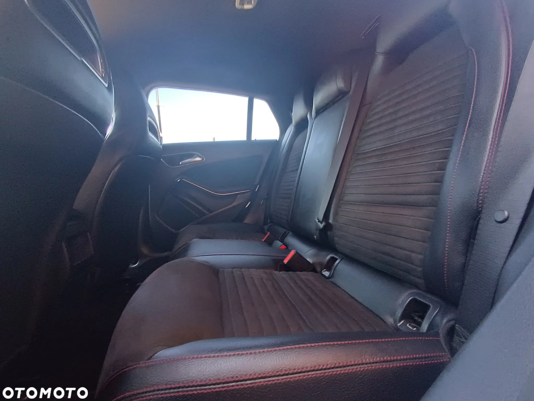 Mercedes-Benz CLA 200 AMG Line - 16