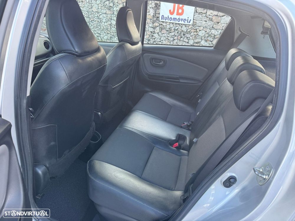 Toyota Yaris 1.5 HSD Exclusive - 13