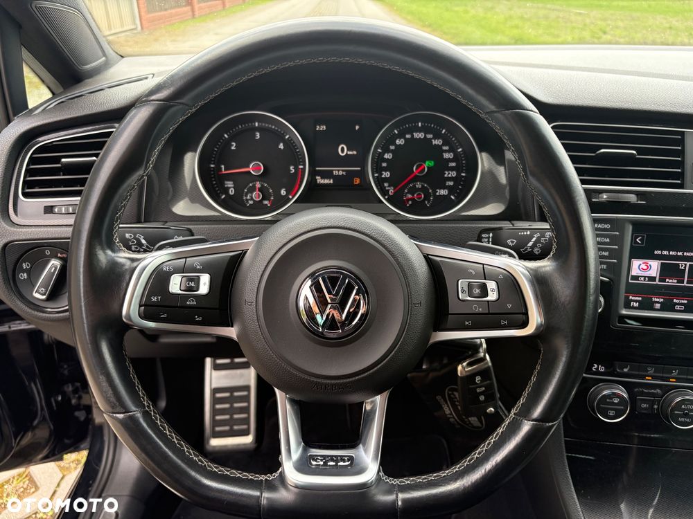 Volkswagen Golf - 11