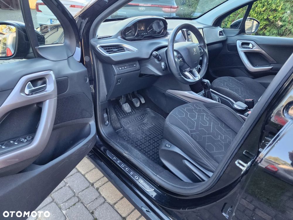 Peugeot 2008 - 8