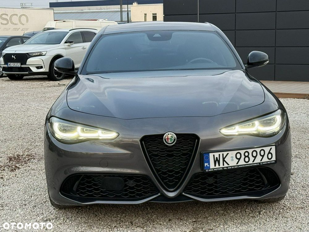 Alfa Romeo Giulia 2.0 Turbo 16V AT8-Q4 Veloce - 9