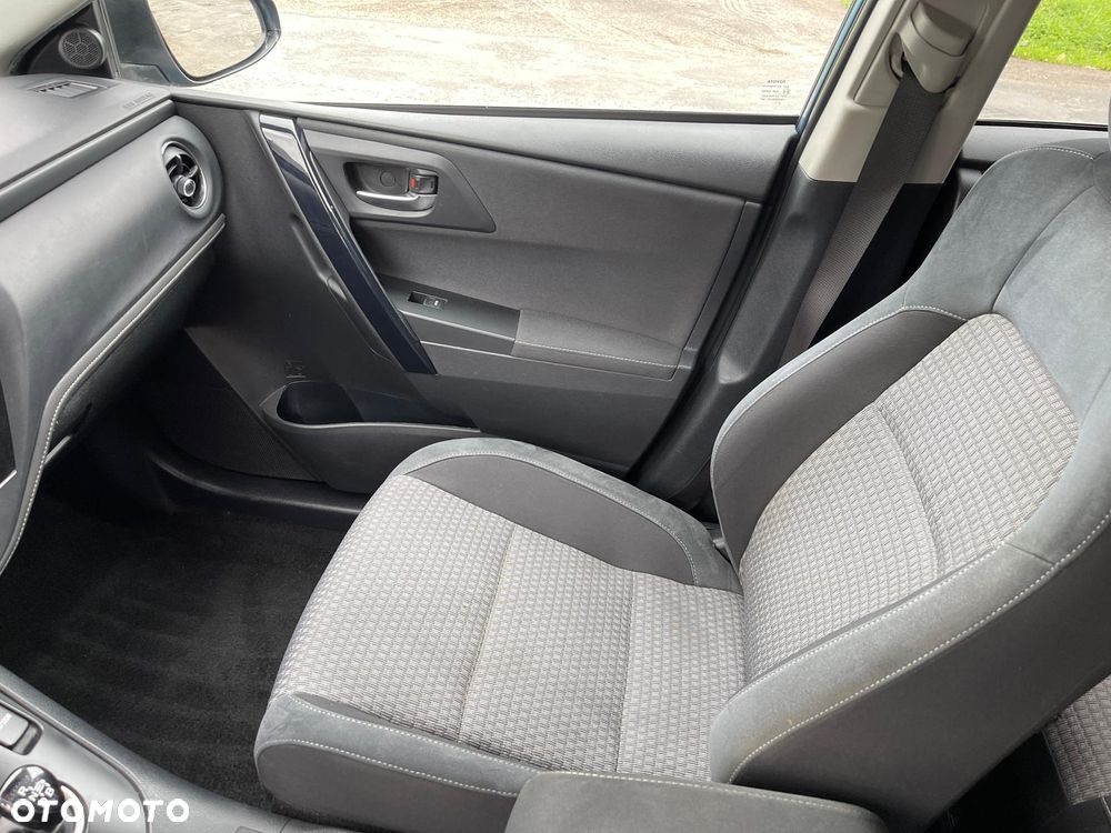 Toyota Auris 1.8 VVT-i Automatik Design Edition - 23