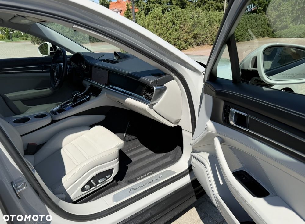 Porsche Panamera 4 - 17