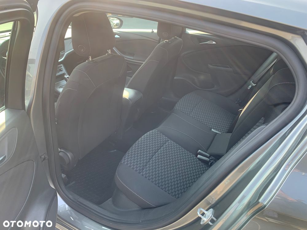 Opel Astra 1.4 T Enjoy S&S - 15