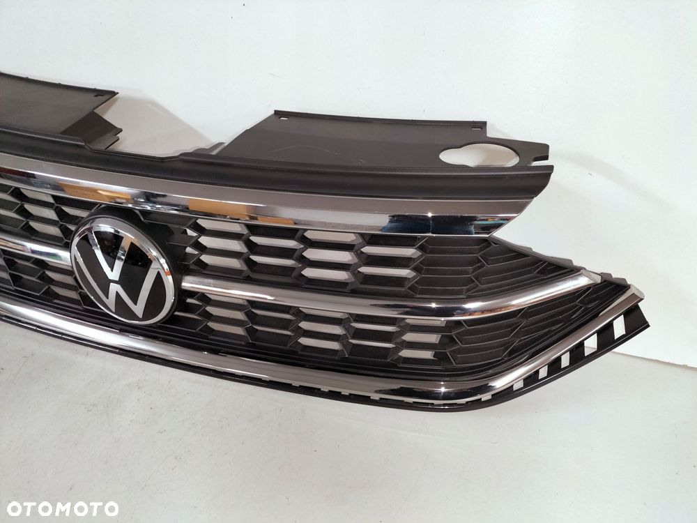 atrapa kratka grill vw polo vi lift 20- sedan - 3