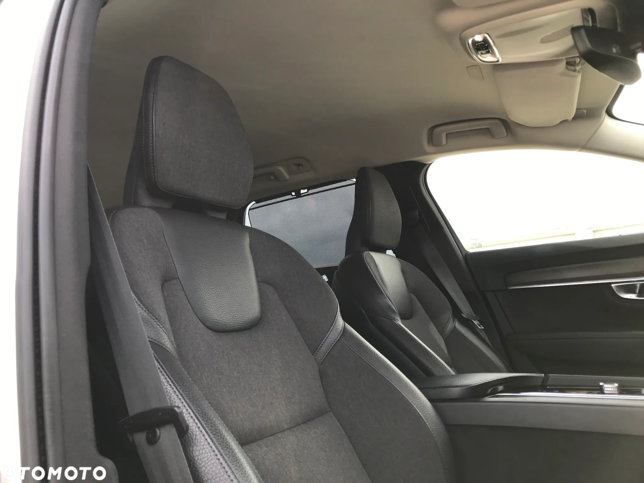 Volvo V90 Cross Country T5 AWD Pro - 28