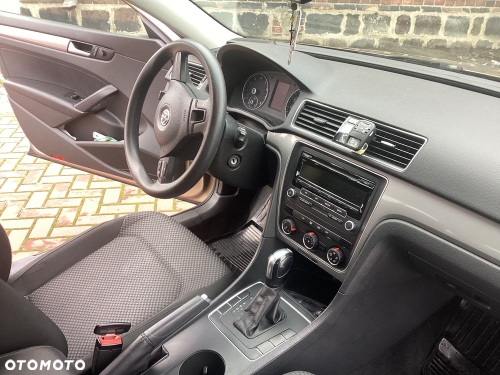 Volkswagen Passat - 19