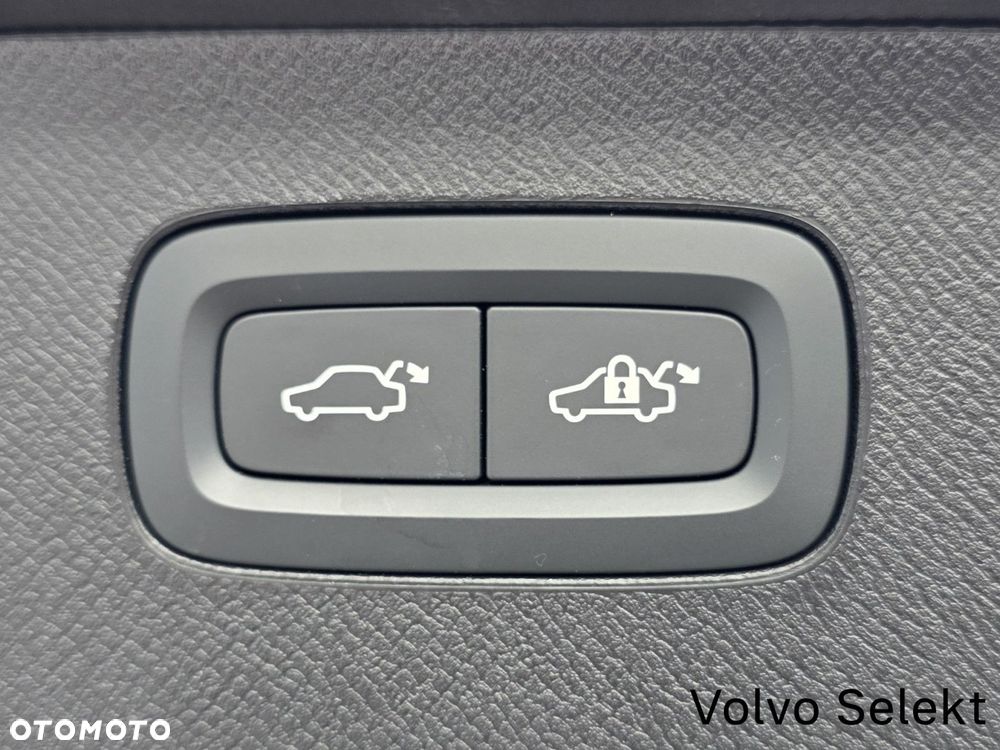 Volvo XC 90 - 21