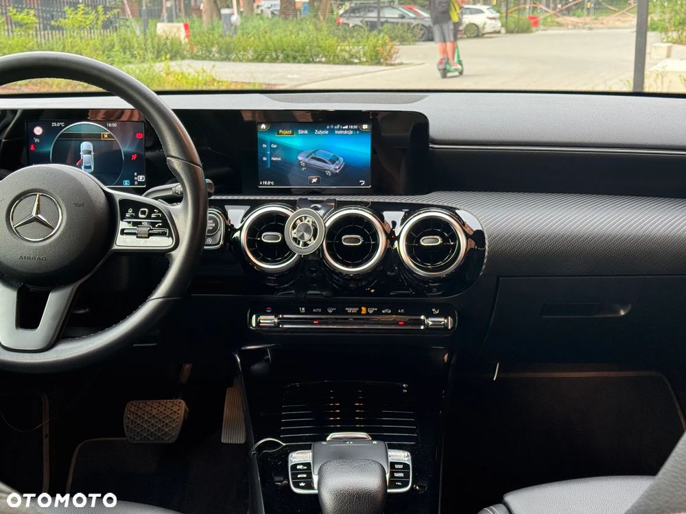 Mercedes-Benz Klasa A 220 4-Matic Progressive 7G-DCT - 11