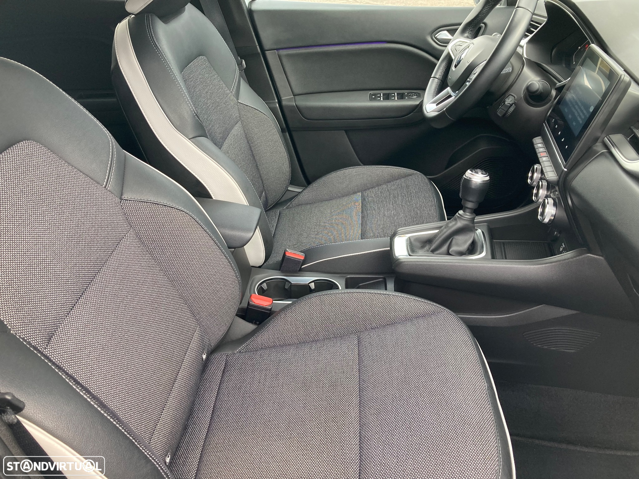 Renault Captur 1.0 TCe Techno - 27
