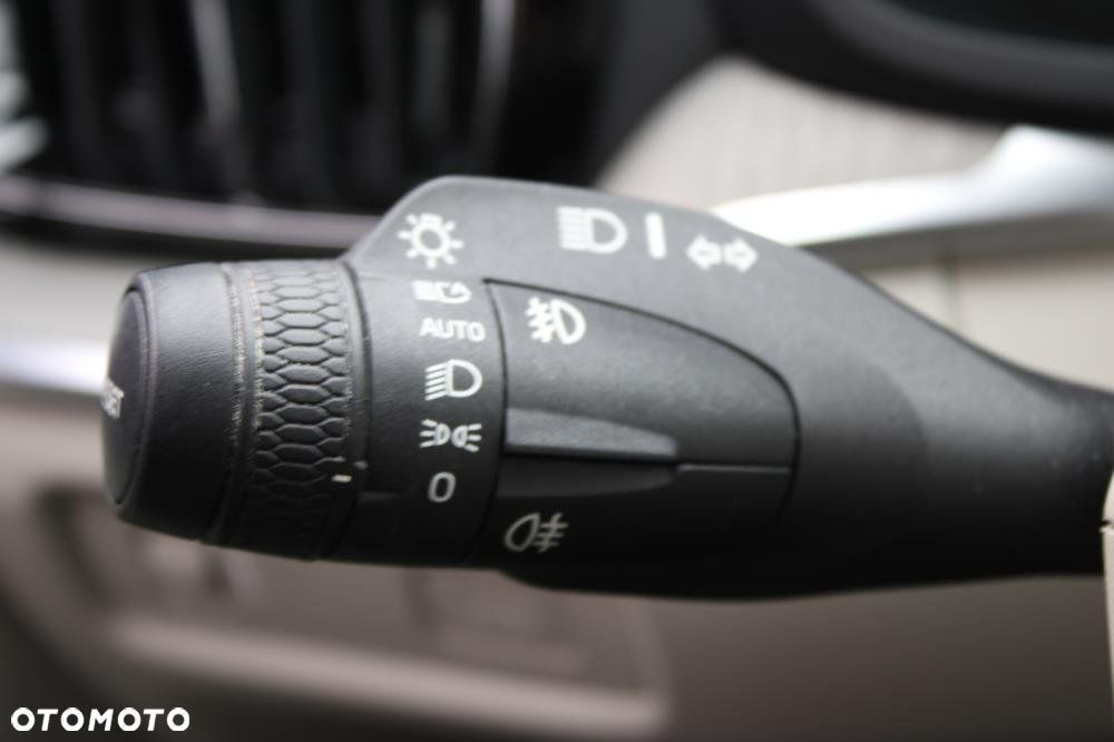 Volvo V60 Cross Country - 37