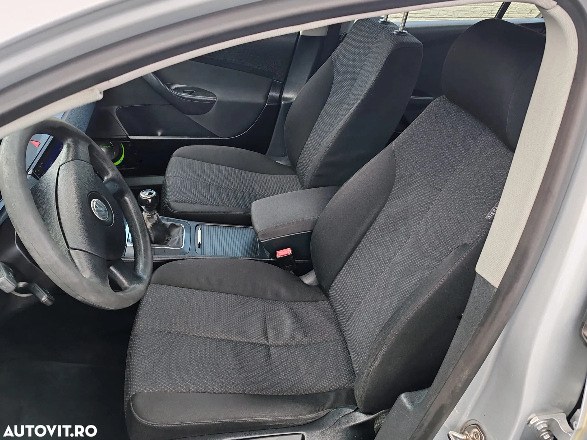 Volkswagen Passat - 4