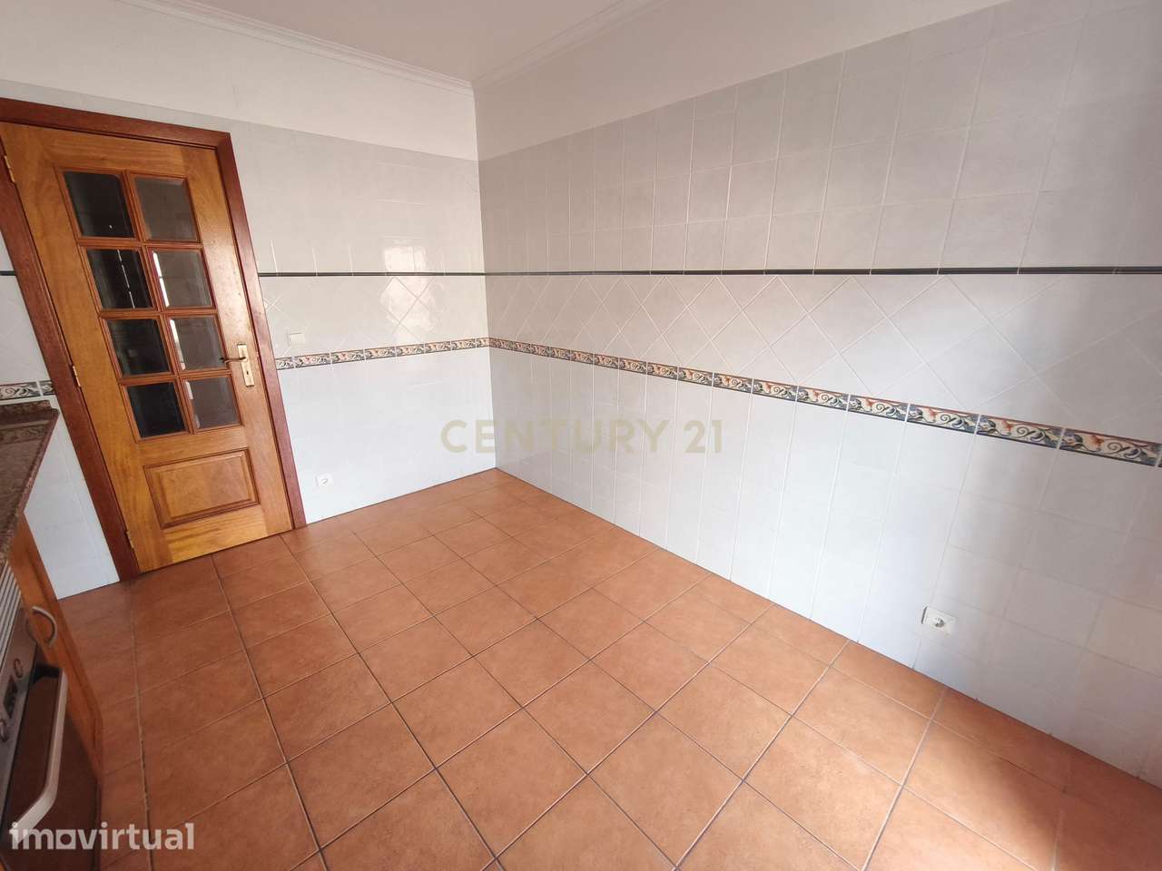 Apartamento T3 para arrendar com terraço de 200m² e garagem para dois - Grande imagem: 5/25