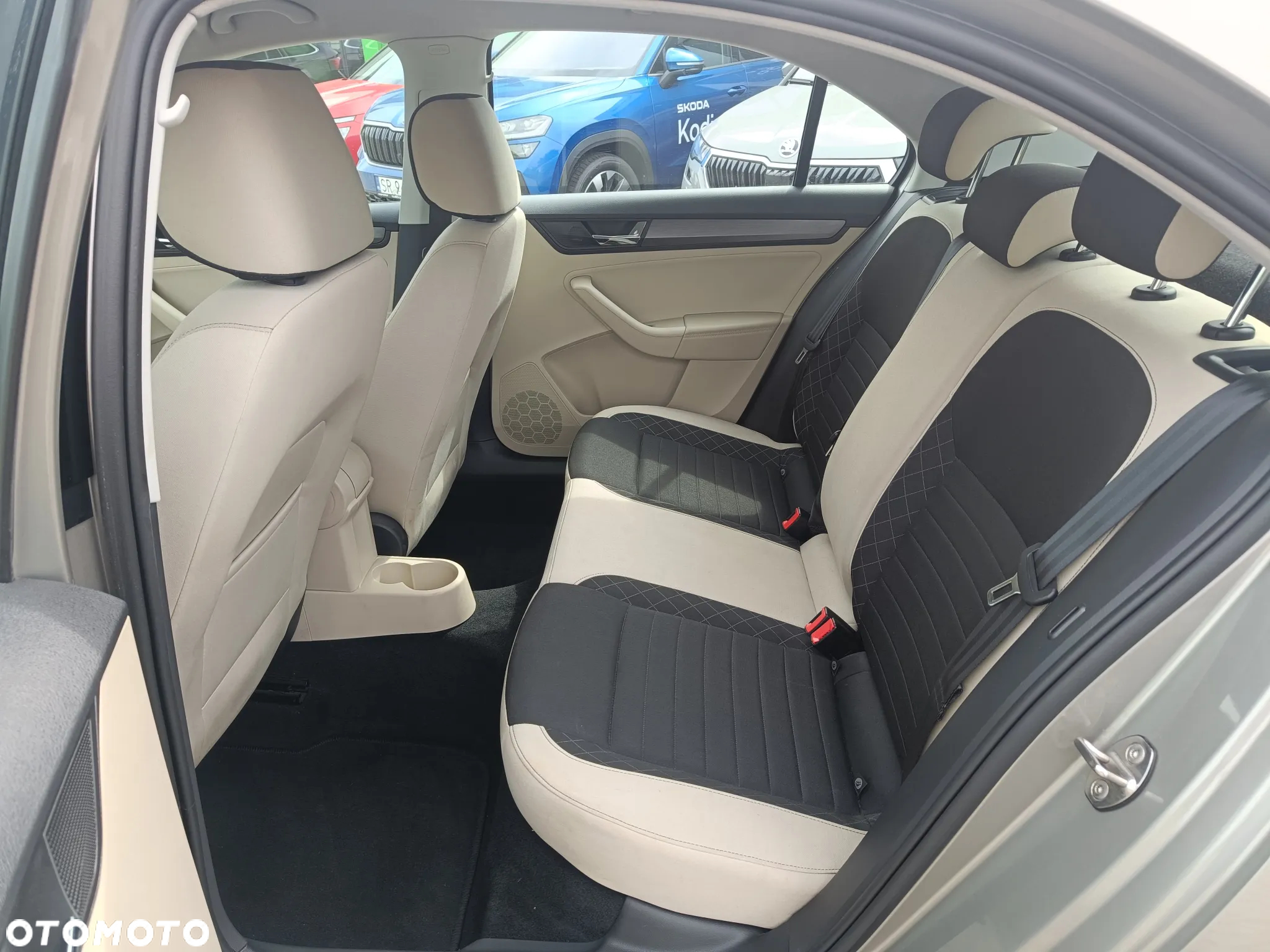 Skoda RAPID 1.0 TSI Style - 10