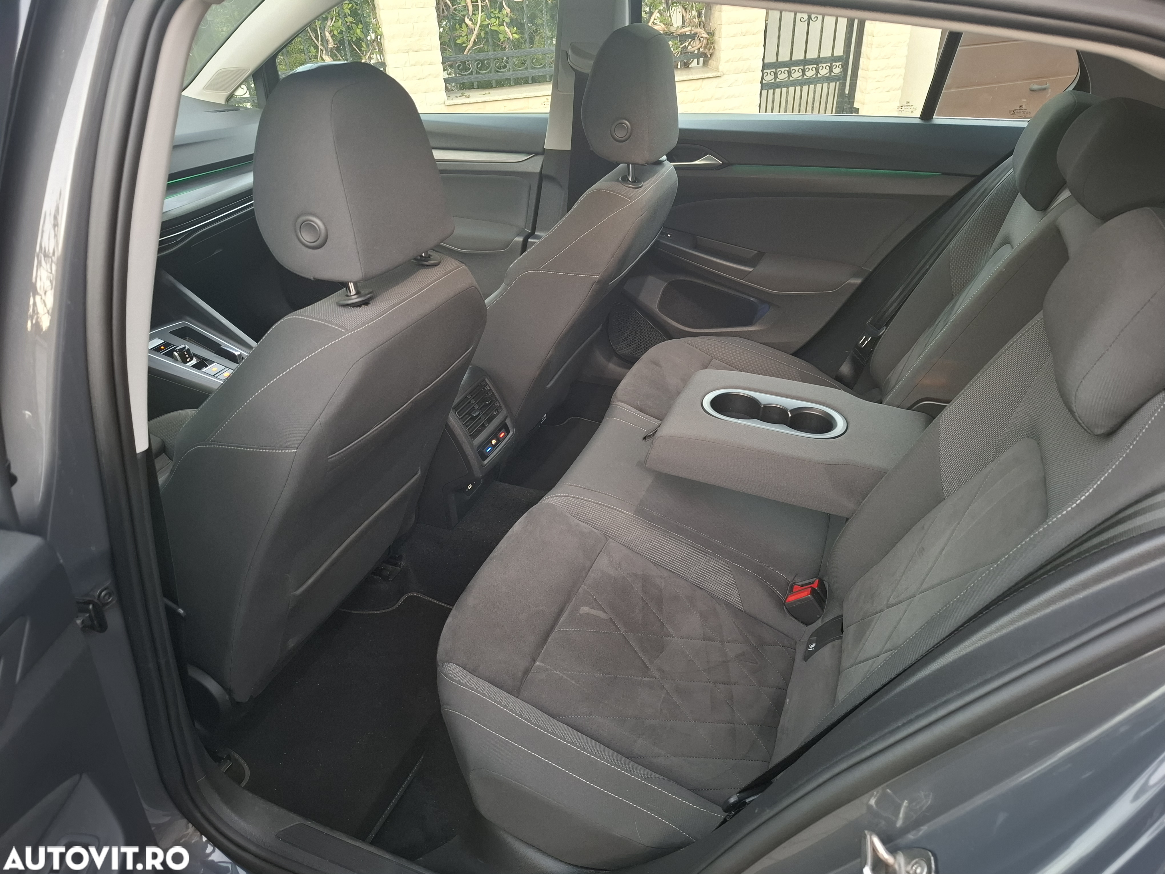 Volkswagen Golf 1.5 eTSI DSG MHEV Style - 8