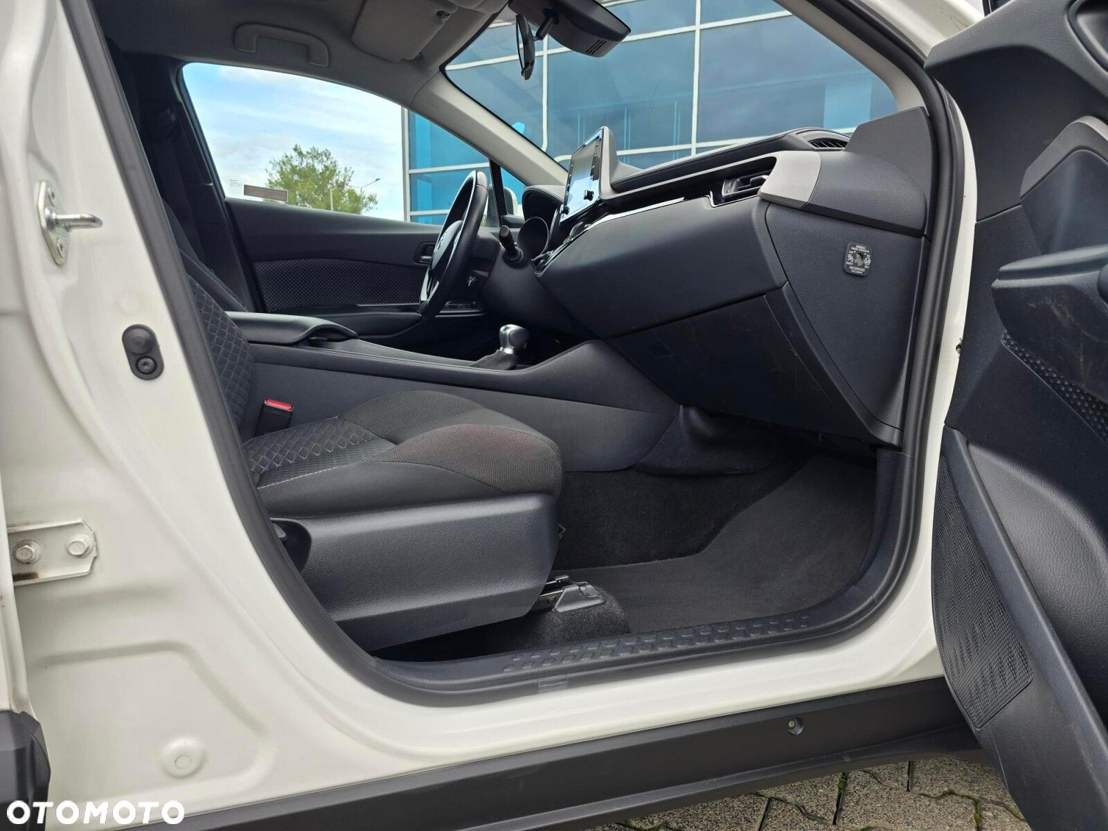 Toyota C-HR - 16