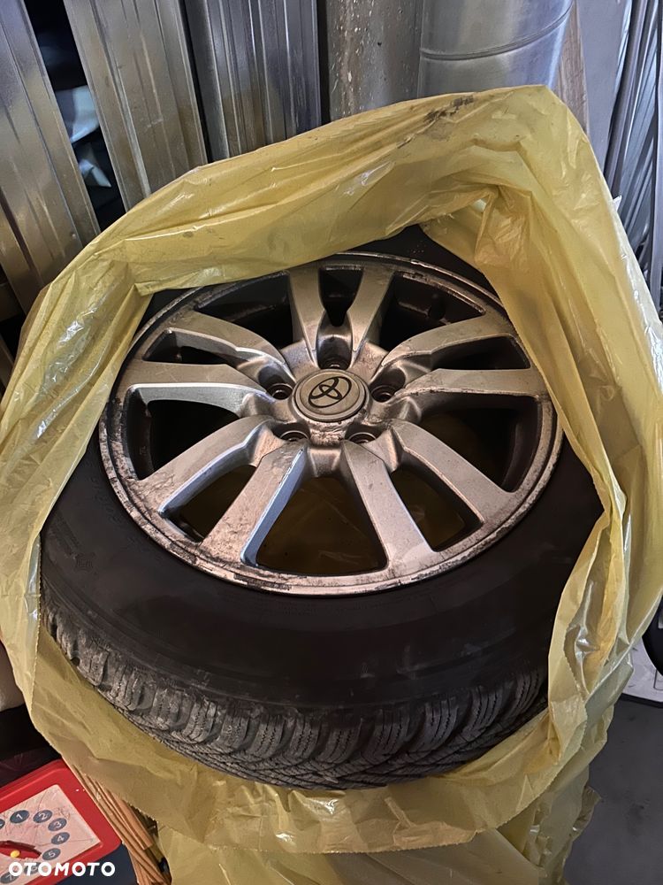 Toyota Avensis 2.0 D-4D - 16