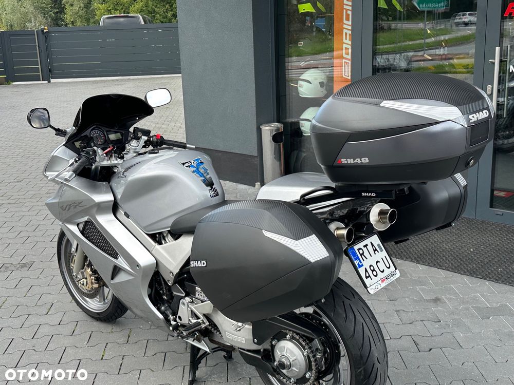 Honda VFR - 30