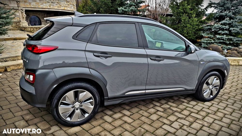 Hyundai KONA EV Premium - 18