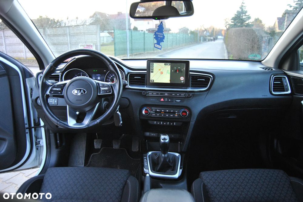 Kia Ceed 1.6 CRDi Vision - 9