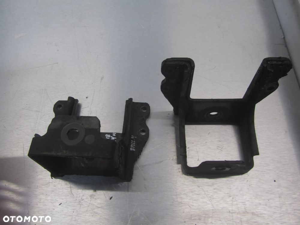 Iveco Daily 14->HPI wieszak resora x2 - 1