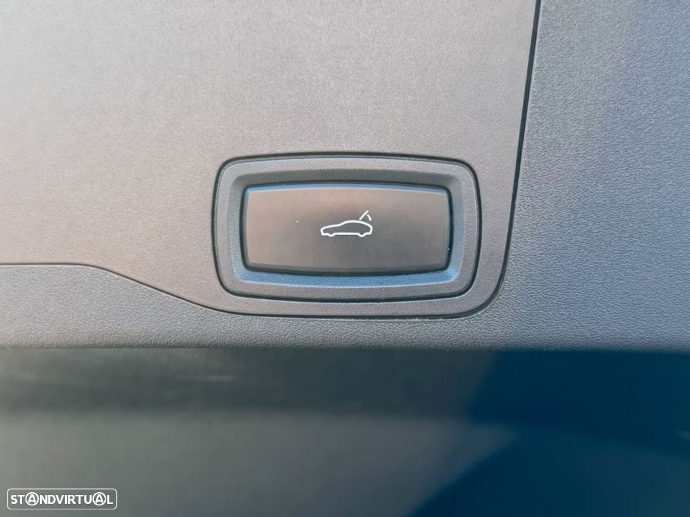 Porsche Taycan Sport Turismo - 17