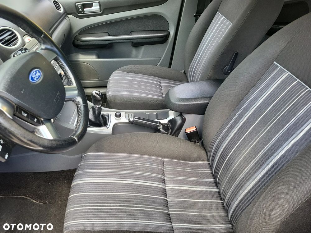 Ford Focus 2.0 16V Style+ - 20