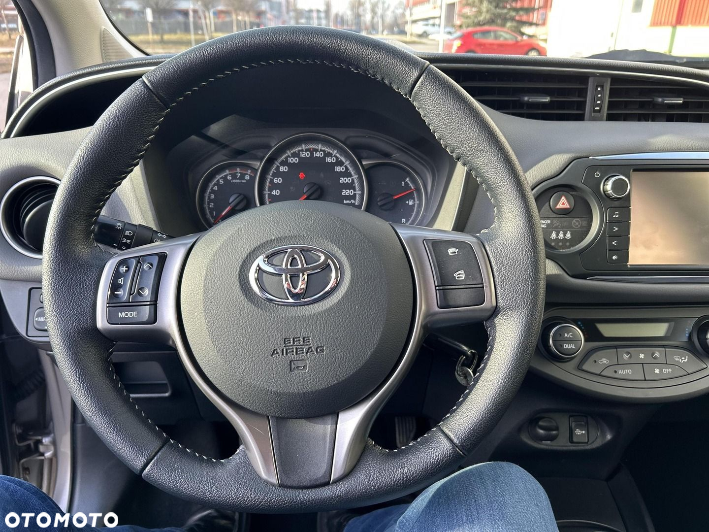Toyota Yaris 1.33 Premium EU6 - 16
