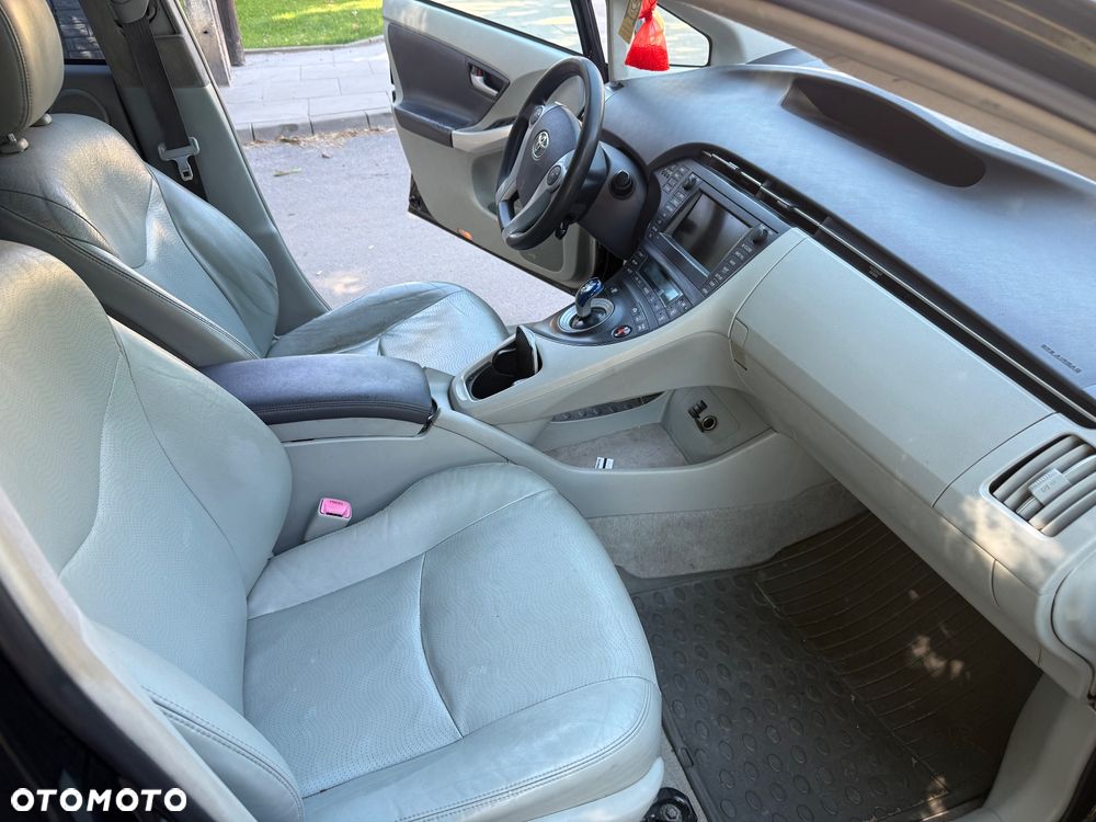 Toyota Prius 1.8 HSD Prestige - 15