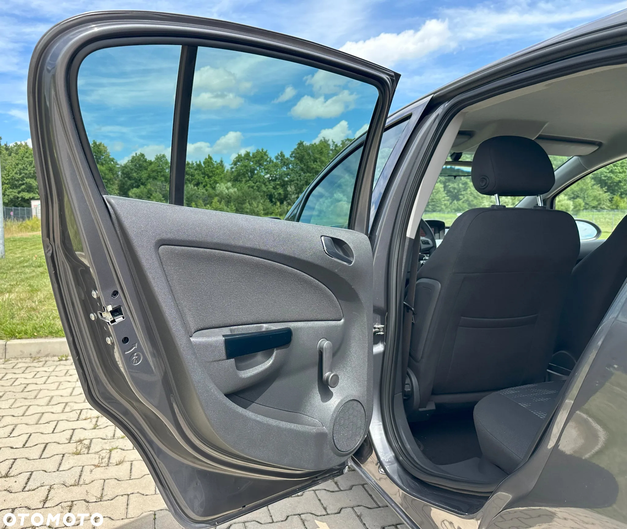 Opel Corsa 1.4 16V Satellite - 34
