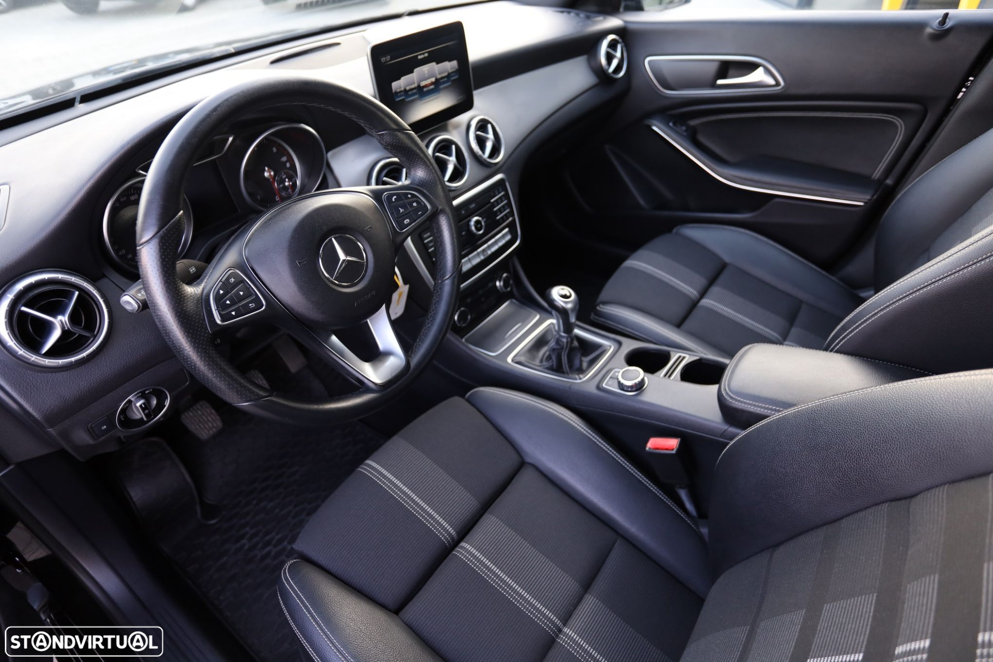Mercedes-Benz CLA 180 - 7
