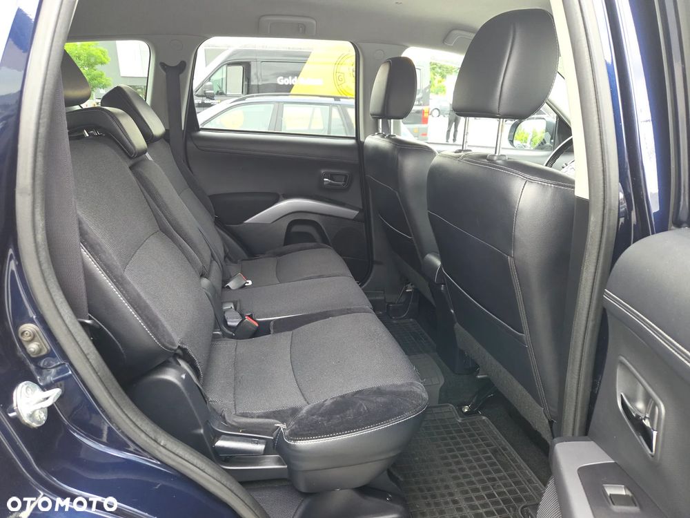 Mitsubishi Outlander 2.0 Intense 2WD - 23