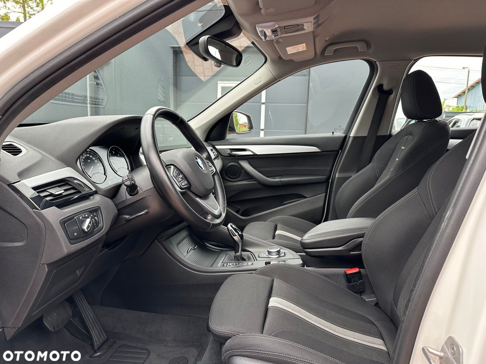 BMW X1 xDrive20d Advantage - 32