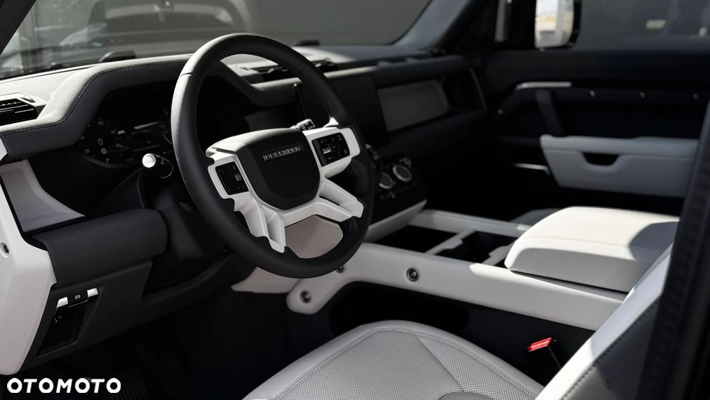 Land Rover Defender 2.0 D240 S - 7