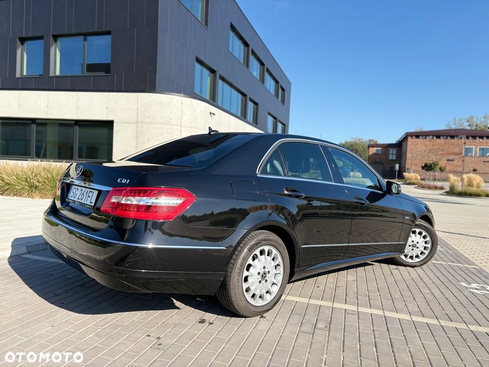 Mercedes-Benz E-Class 2009 photo 3