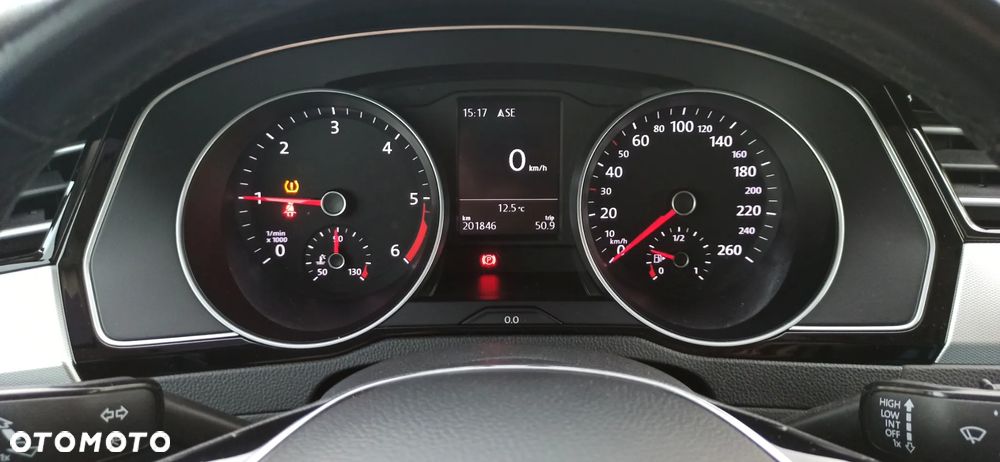 Volkswagen Passat - 26