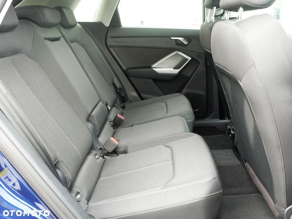 Audi Q3 2.0 TDI S tronic design - 24