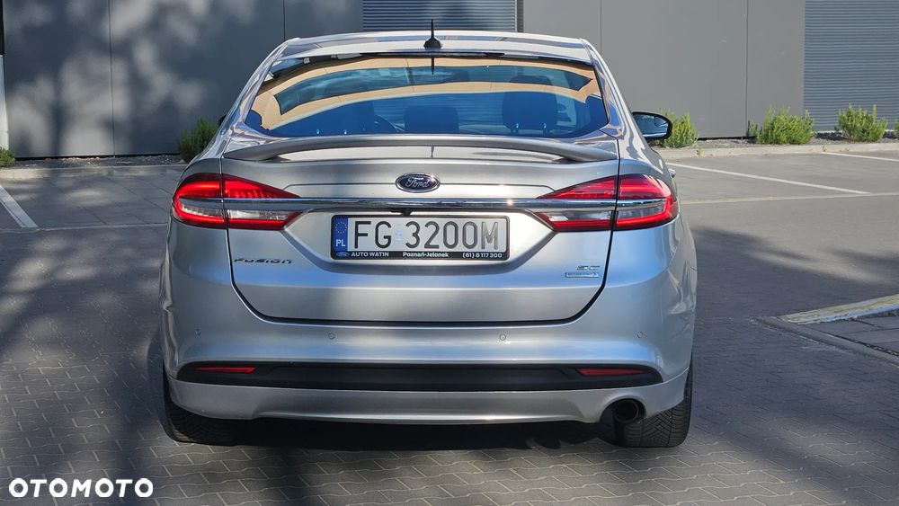 Ford Fusion - 22