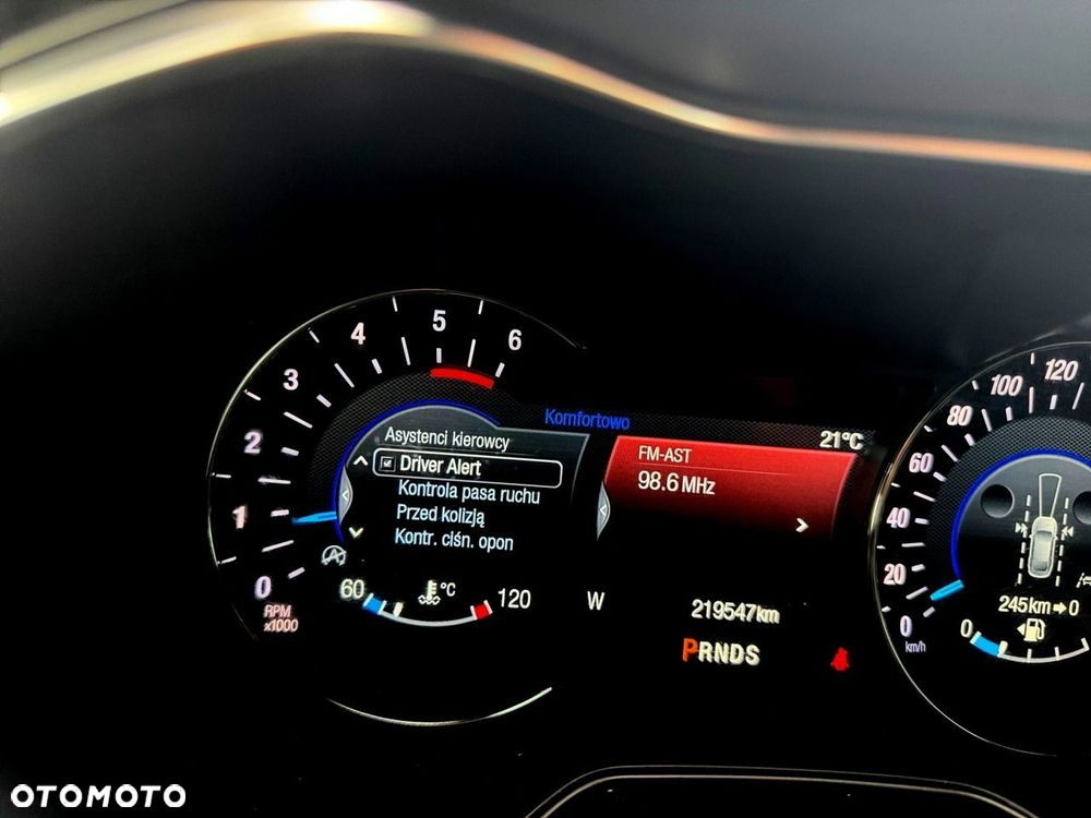 Ford Mondeo - 32