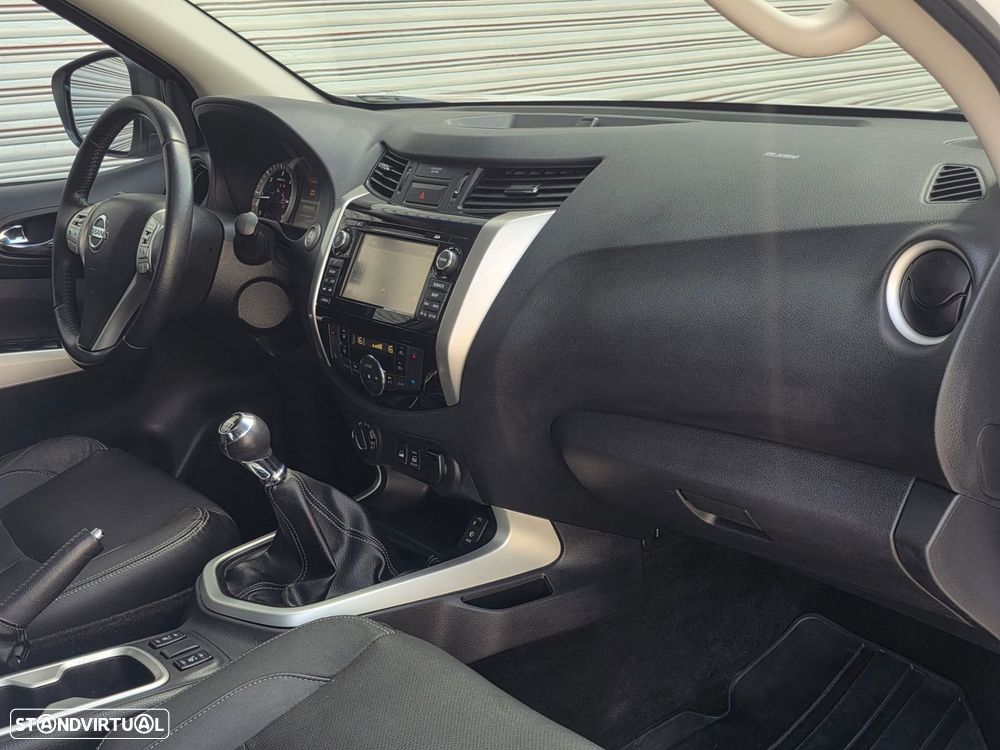 Nissan Navara 2.3 dCi CD 4WD N-Connecta Nav+Barras - 11