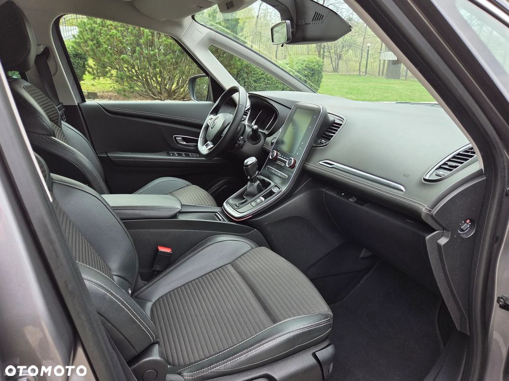 Renault Grand Scenic - 19