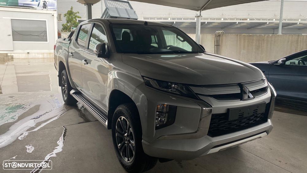 Mitsubishi L200 Pick Up 4x4 S&S Auto Cabine Dupla Plus - 2