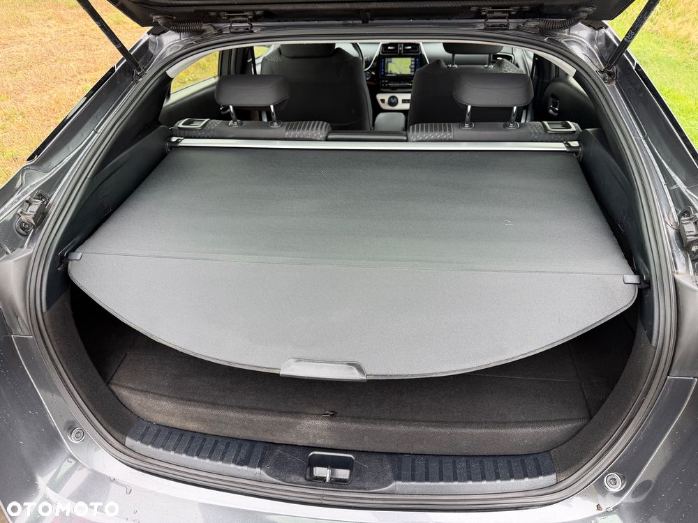 Toyota Prius Hybrid Executive - 16