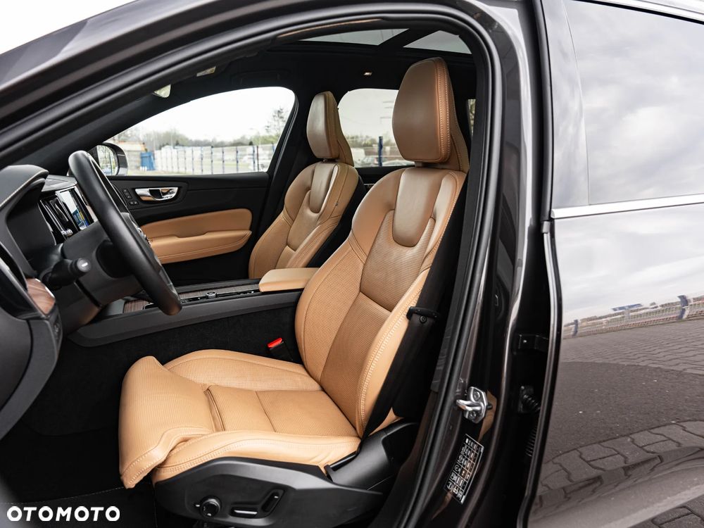 Volvo XC 60 T6 AWD Recharge Geartronic Inscription - 21