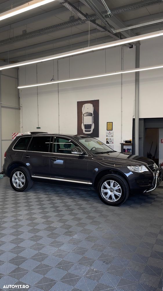 Volkswagen Touareg - 2