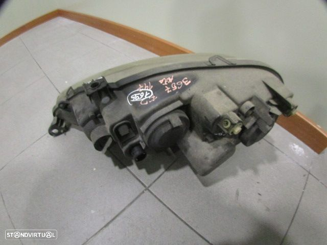 Farol Far1695 ALFA ROMEO 147 FASE 2 2005 1.6I TWINSPARK 120CV 5P CINZA DRT H7 + H1 VALEO Apoios Danificados - 3