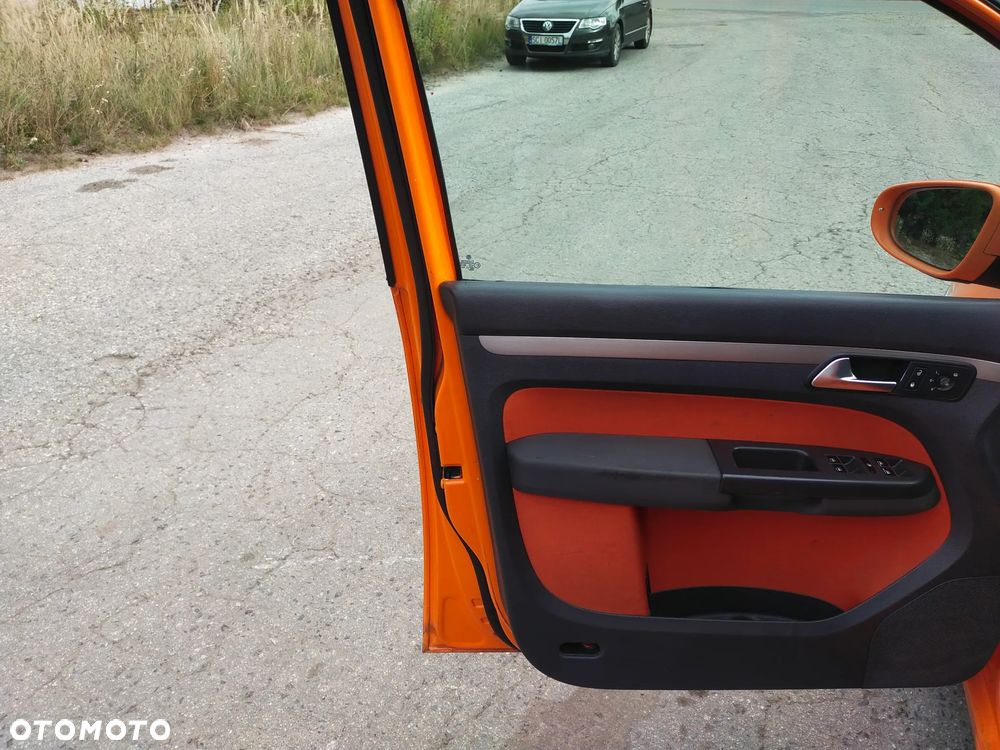Volkswagen Touran - 8