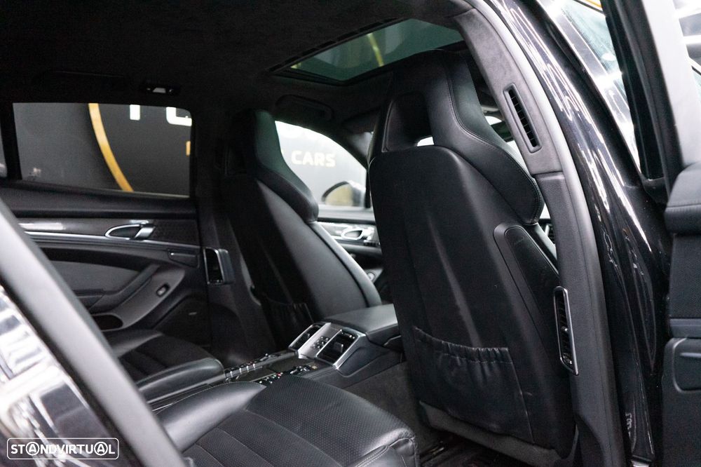 Porsche Panamera Turbo PDK - 58
